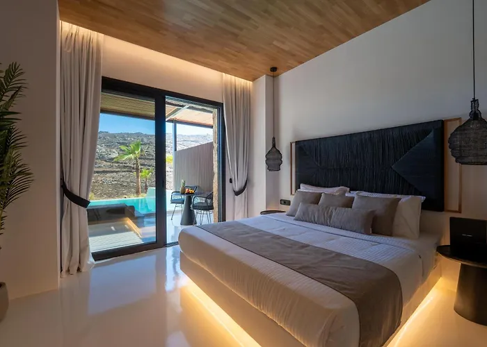 Black Hotel