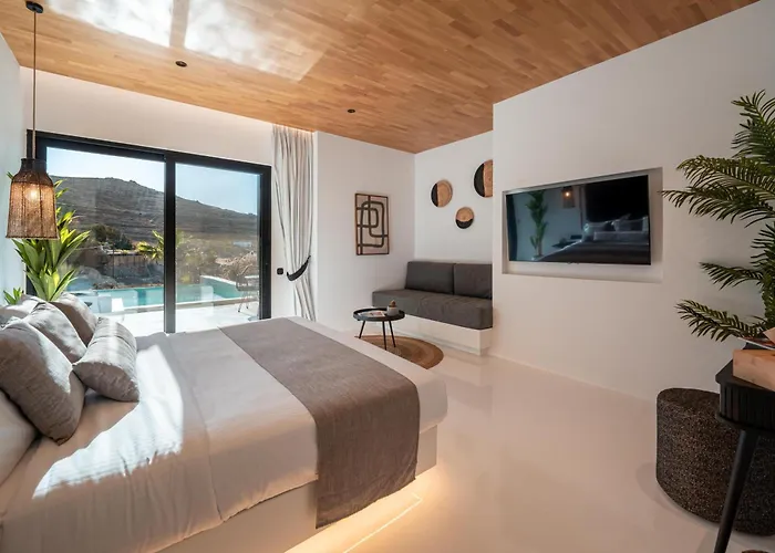 Black 5* Ftelia (Mykonos)