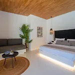 Black Ftelia (Mykonos)