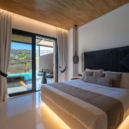 Black Hotel