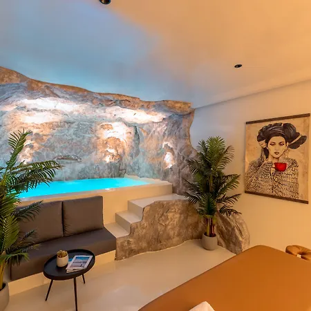 Black Ftelia (Mykonos)