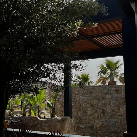 Ξενοδοχείο Black